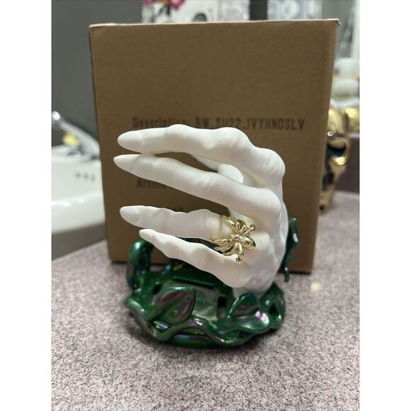 New Halloween 2022 Witch Hand Ivy Soap Holder Bath and Body Works Iridescent - Picture 2 of 7